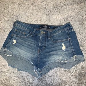 hollister low-rise boyfriend shorts